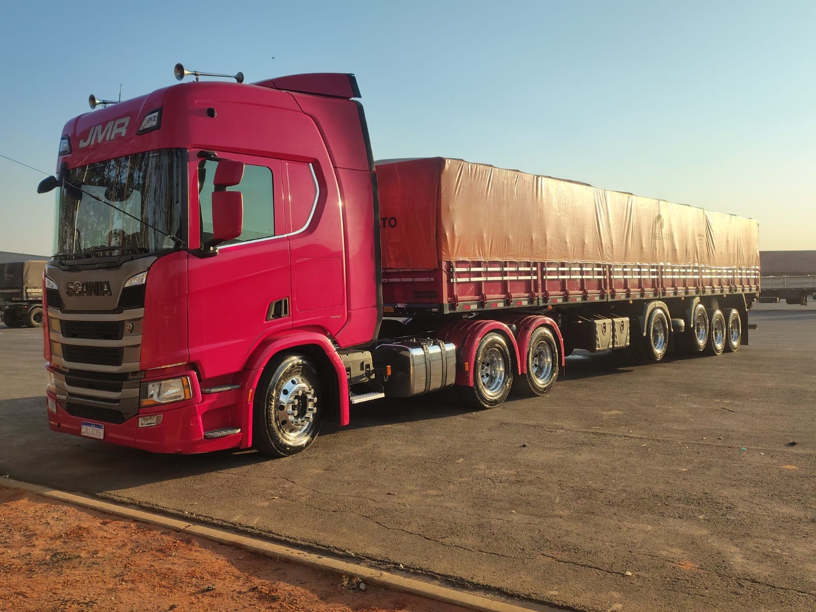 Frota JMR Transportes - foto 4